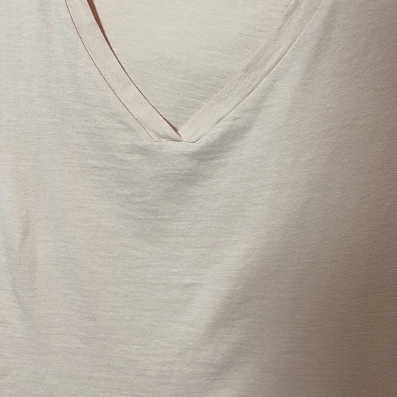 Theory v-neck tank top peach color medium - Picture 5 of 5